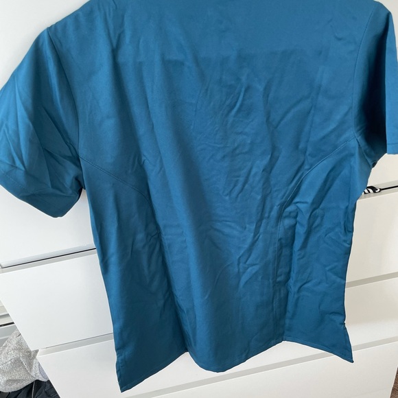 MediChic Teal Scrub Top Size Small - Picture 3 of 3
